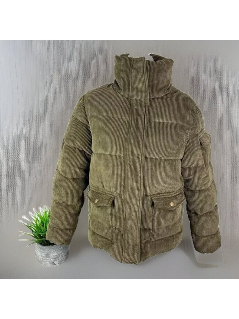 Unreal Fur Berkeley Corduroy Puffer Jacket Sz XS Olive Green Gorpcore Granola